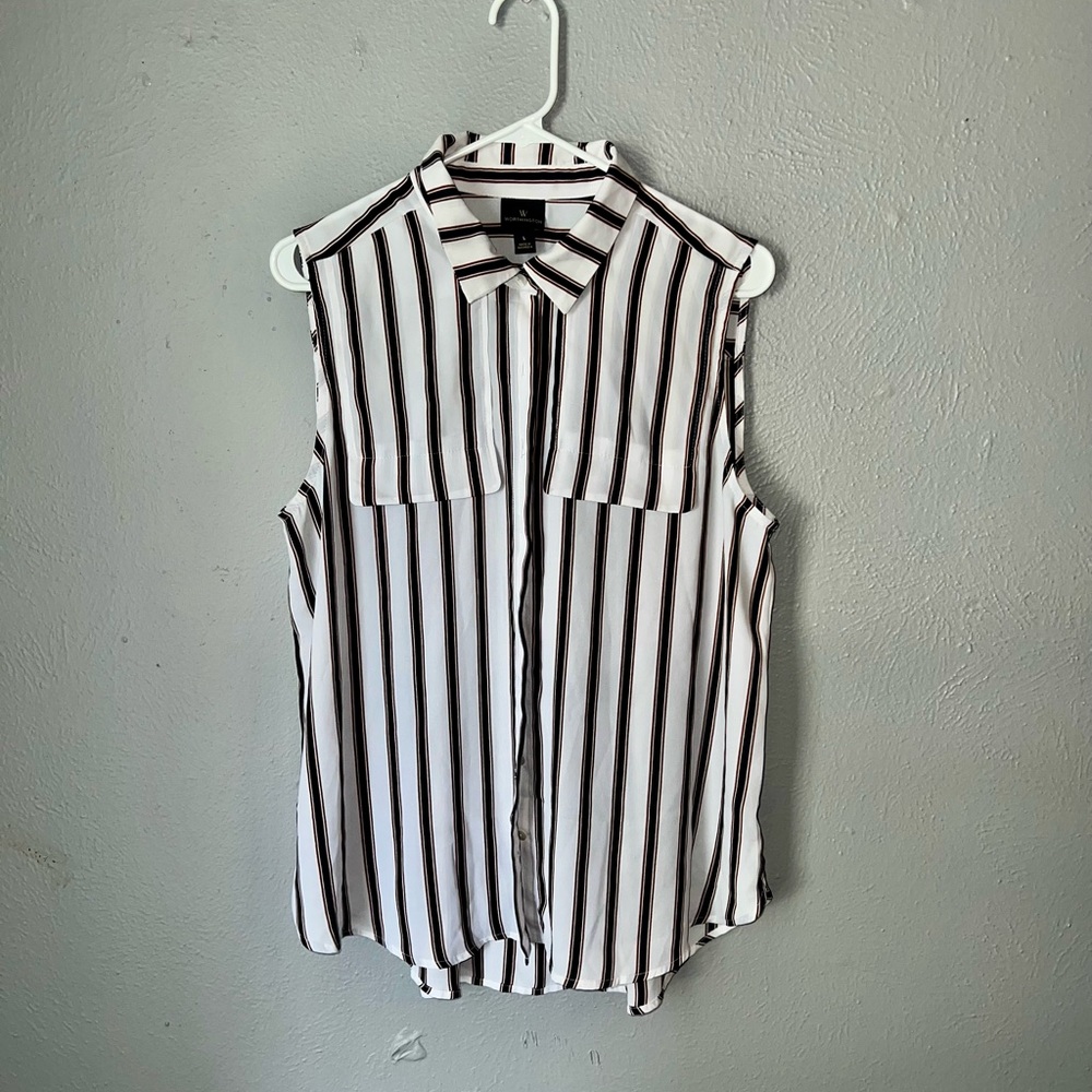 Worthington Black and White Sleeveless Button Down Shirt